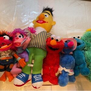 Sesame Street Colorful Plush Toy Collection
RESERVED FOR  OZLEMMUTLU